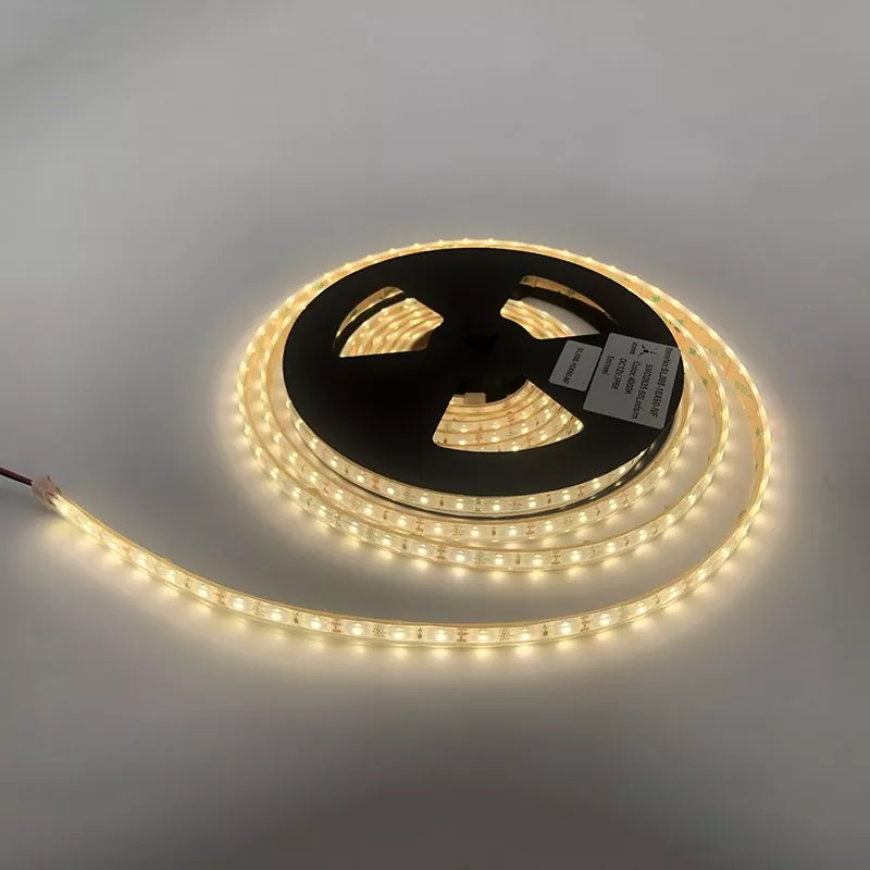 Matkaauto LED painduvate ribadega lamp